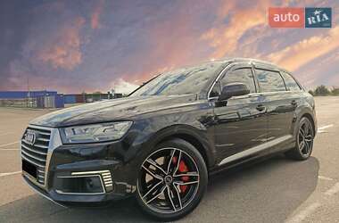 Внедорожник / Кроссовер Audi Q7 e-tron 2016 в 
