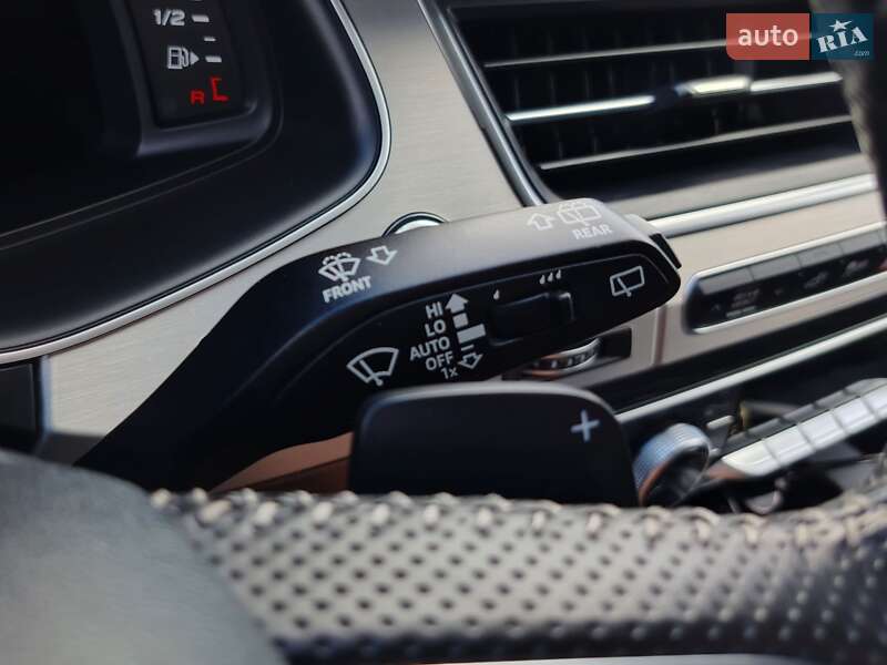 Позашляховик / Кросовер Audi Q7 e-tron 2016 в Рівному