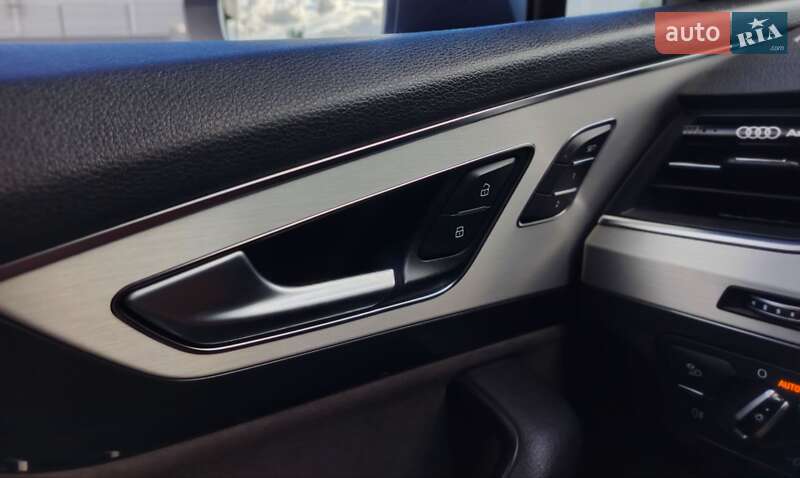 Позашляховик / Кросовер Audi Q7 e-tron 2016 в Рівному