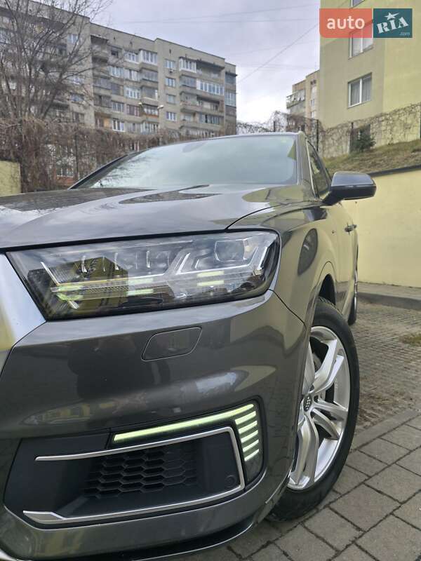 Внедорожник / Кроссовер Audi Q7 e-tron 2018 в Львове