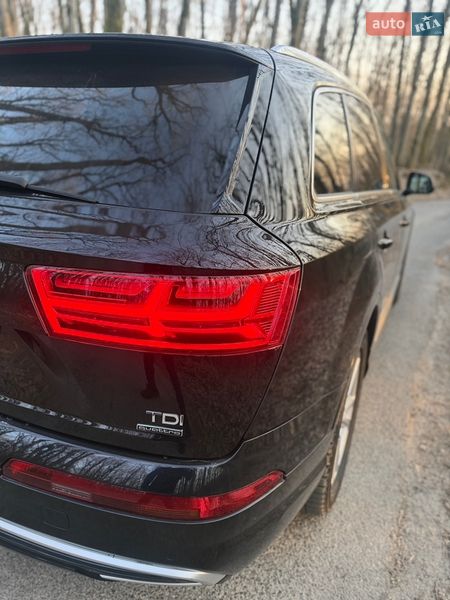 Позашляховик / Кросовер Audi Q7 e-tron 2016 в Ужгороді