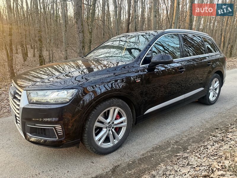 Позашляховик / Кросовер Audi Q7 e-tron 2016 в Ужгороді