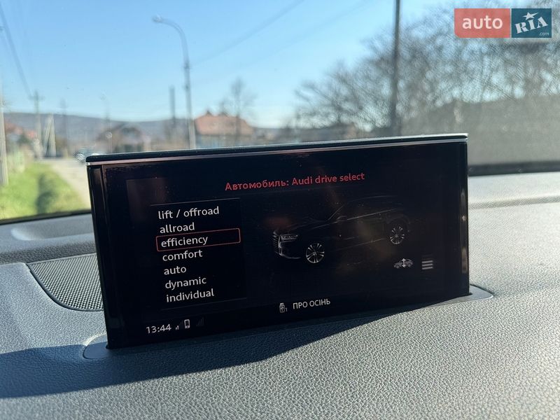 Позашляховик / Кросовер Audi Q7 e-tron 2016 в Ужгороді