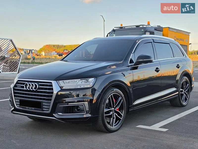 Audi Q7 e-tron 2016