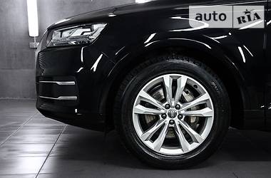 Внедорожник / Кроссовер Audi Q7 2015 в Киеве