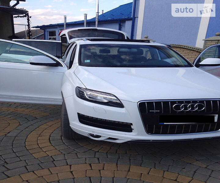 Audi Q7 2010 года