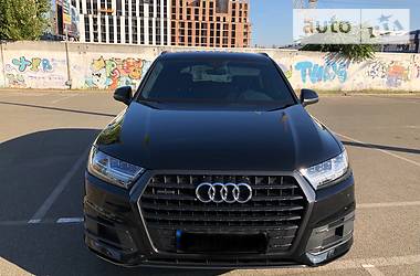 Универсал Audi Q7 2017 в Киеве