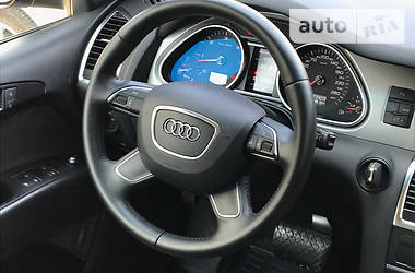 Внедорожник / Кроссовер Audi Q7 2012 в 