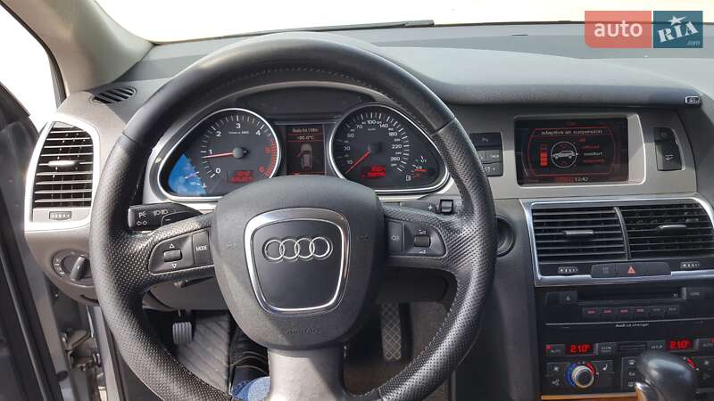 Позашляховик / Кросовер Audi Q7 2007 в Ужгороді