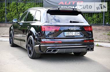 Позашляховик / Кросовер Audi Q7 2016 в Києві