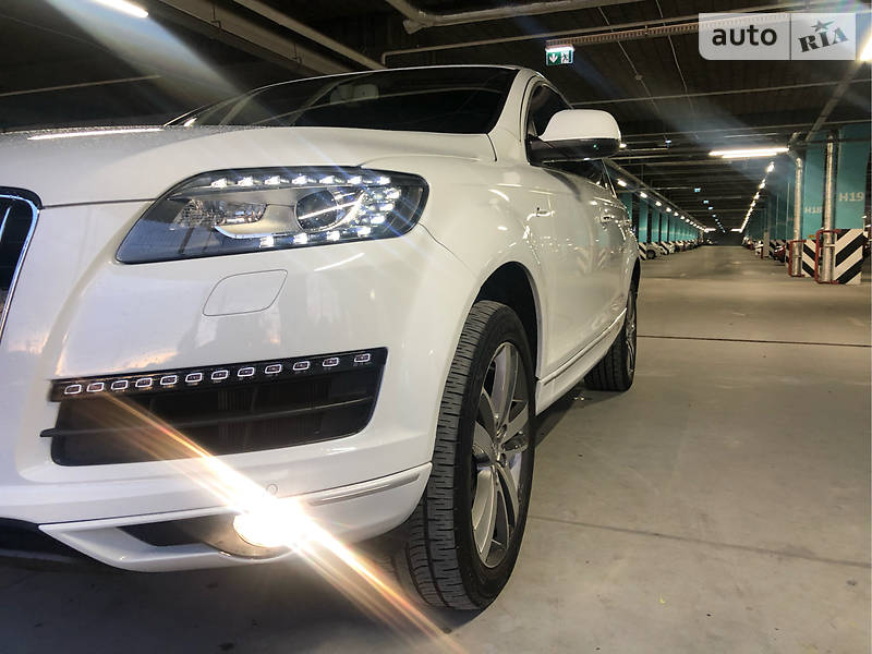 Позашляховик / Кросовер Audi Q7 2014 в Києві
