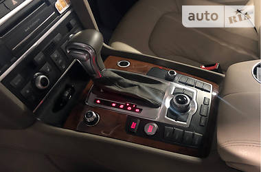 Позашляховик / Кросовер Audi Q7 2014 в 