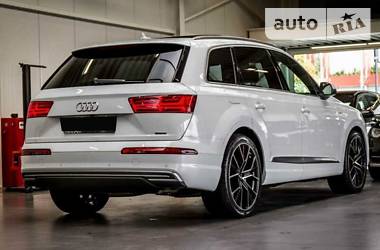 Внедорожник / Кроссовер Audi Q7 2017 в 