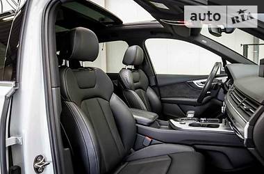Внедорожник / Кроссовер Audi Q7 2017 в 