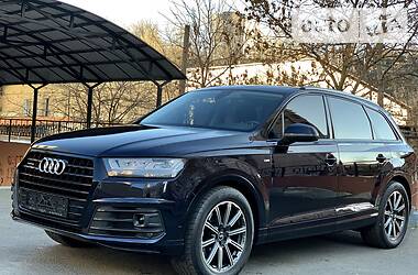 Внедорожник / Кроссовер Audi Q7 2017 в Киеве