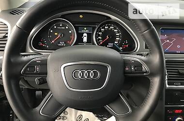 Позашляховик / Кросовер Audi Q7 2013 в 
