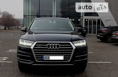 Позашляховик / Кросовер Audi Q7 2016 в 