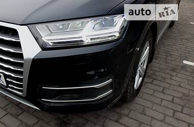 Позашляховик / Кросовер Audi Q7 2016 в 