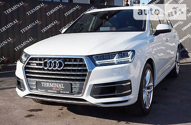Позашляховик / Кросовер Audi Q7 2017 в 