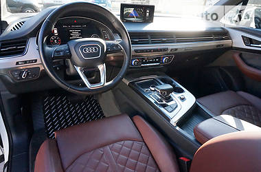 Позашляховик / Кросовер Audi Q7 2017 в 