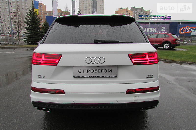Позашляховик / Кросовер Audi Q7 2016 в Києві