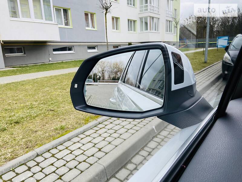 Позашляховик / Кросовер Audi Q7 2017 в Львові