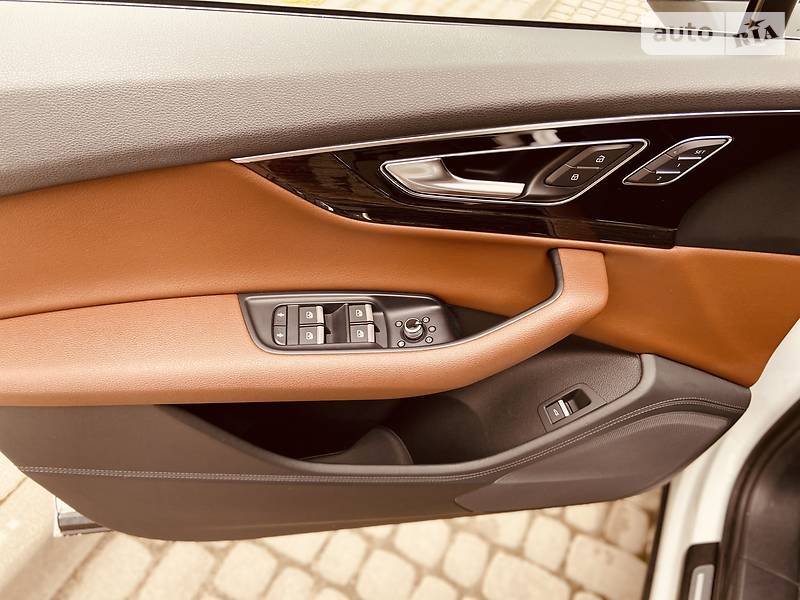 Позашляховик / Кросовер Audi Q7 2017 в Львові