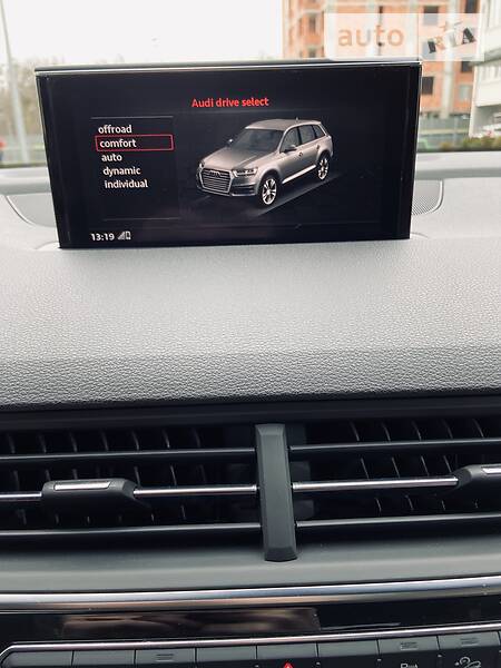 Позашляховик / Кросовер Audi Q7 2017 в Львові