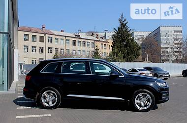 Позашляховик / Кросовер Audi Q7 2015 в 