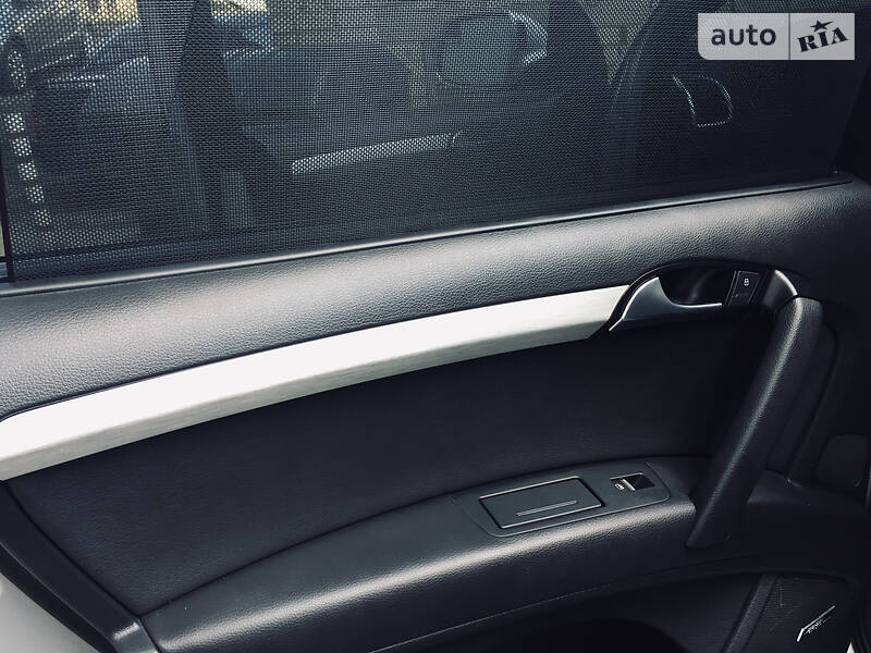 Позашляховик / Кросовер Audi Q7 2013 в Рівному