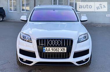 Внедорожник / Кроссовер Audi Q7 2010 в 