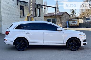 Внедорожник / Кроссовер Audi Q7 2010 в 