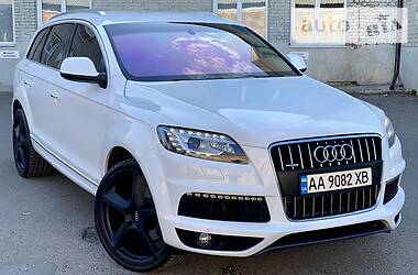 Внедорожник / Кроссовер Audi Q7 2010 в 