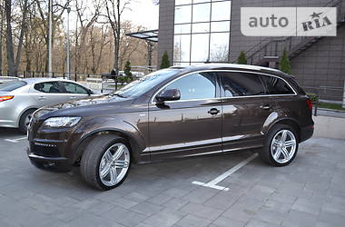 Позашляховик / Кросовер Audi Q7 2013 в 