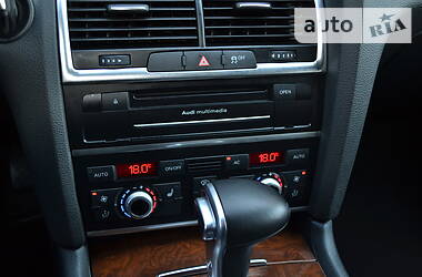Позашляховик / Кросовер Audi Q7 2013 в 