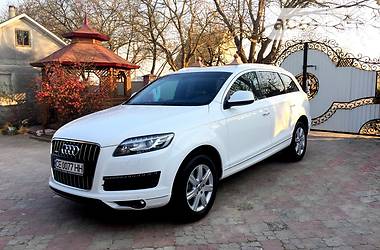 Позашляховик / Кросовер Audi Q7 2010 в 
