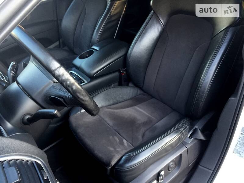 Внедорожник / Кроссовер Audi Q7 2010 в Черновцах