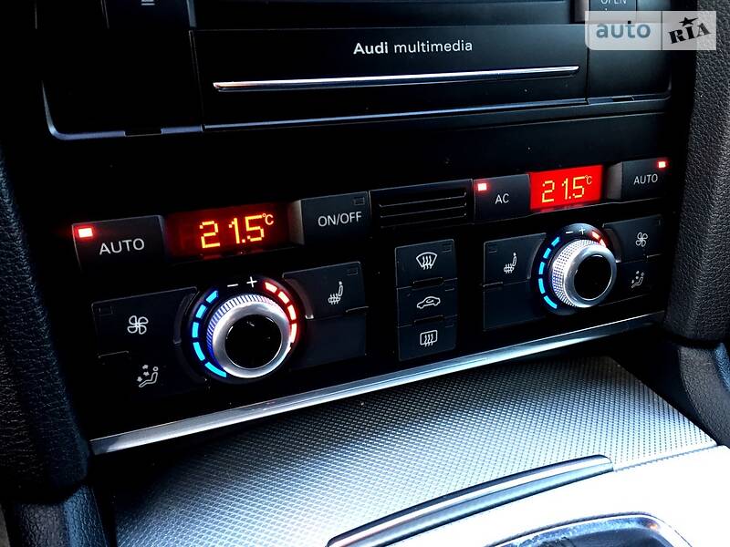 Внедорожник / Кроссовер Audi Q7 2010 в Черновцах