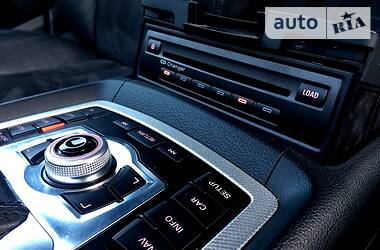Позашляховик / Кросовер Audi Q7 2010 в 