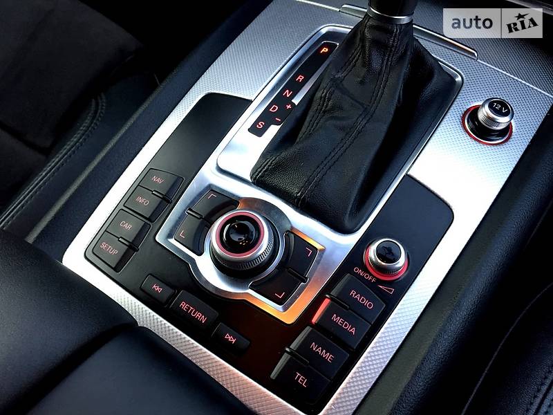 Внедорожник / Кроссовер Audi Q7 2010 в Черновцах