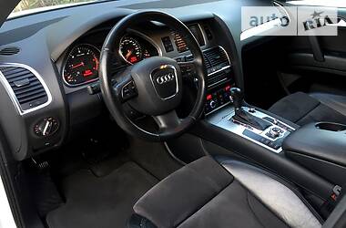 Позашляховик / Кросовер Audi Q7 2010 в 
