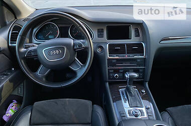 Позашляховик / Кросовер Audi Q7 2014 в 