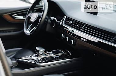Позашляховик / Кросовер Audi Q7 2017 в 