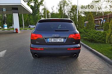 Позашляховик / Кросовер Audi Q7 2006 в 