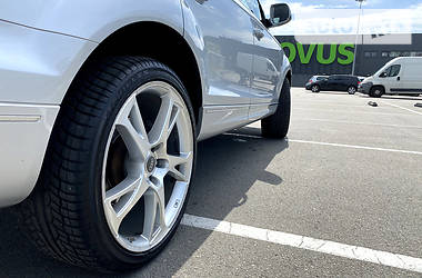 Позашляховик / Кросовер Audi Q7 2011 в 