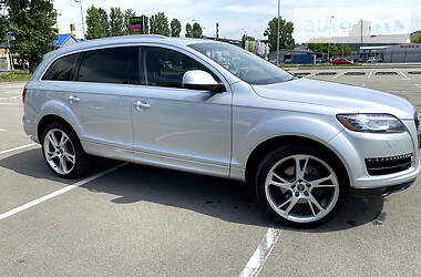 Позашляховик / Кросовер Audi Q7 2011 в 