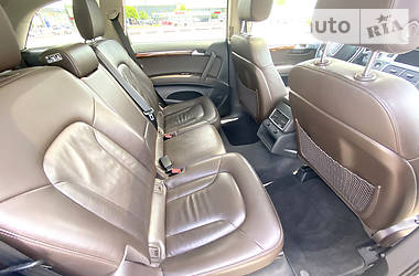 Позашляховик / Кросовер Audi Q7 2011 в 