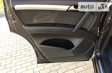 Позашляховик / Кросовер Audi Q7 2014 в 