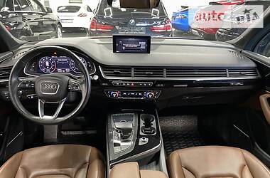 Позашляховик / Кросовер Audi Q7 2017 в 