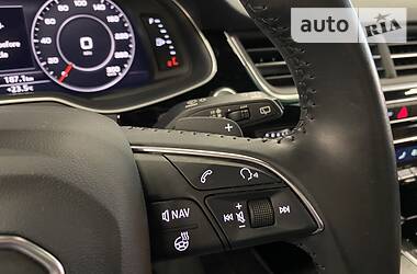 Позашляховик / Кросовер Audi Q7 2017 в 